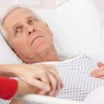 חולה סופני שוכב במיטה